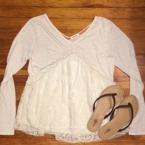 Long sleeve laced top!